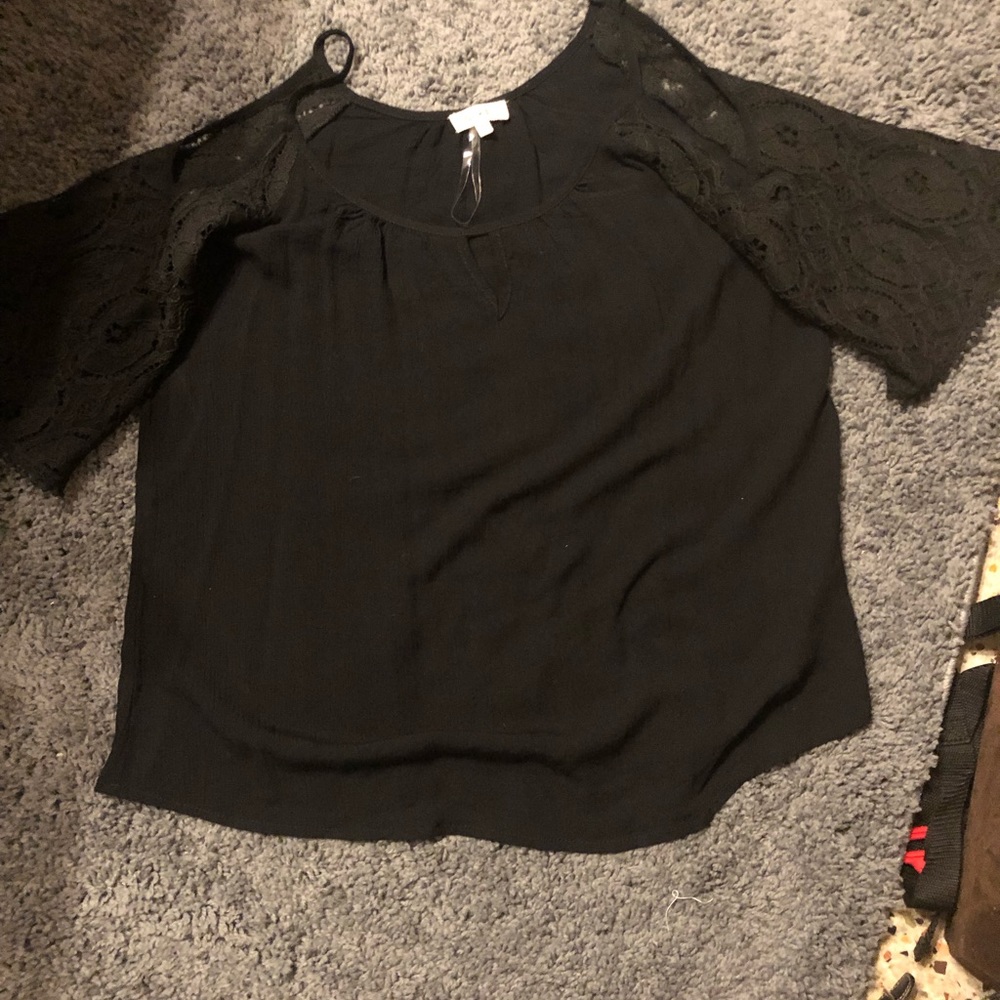 Cold shoulder top